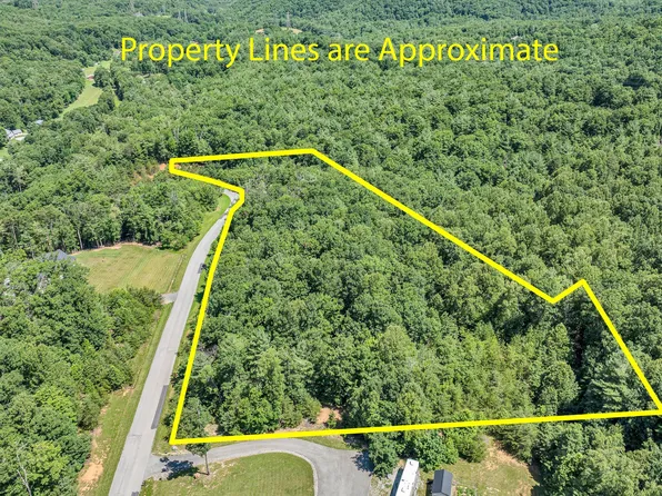 6524 Hidden Falls Dr #12, Salem, VA 24153