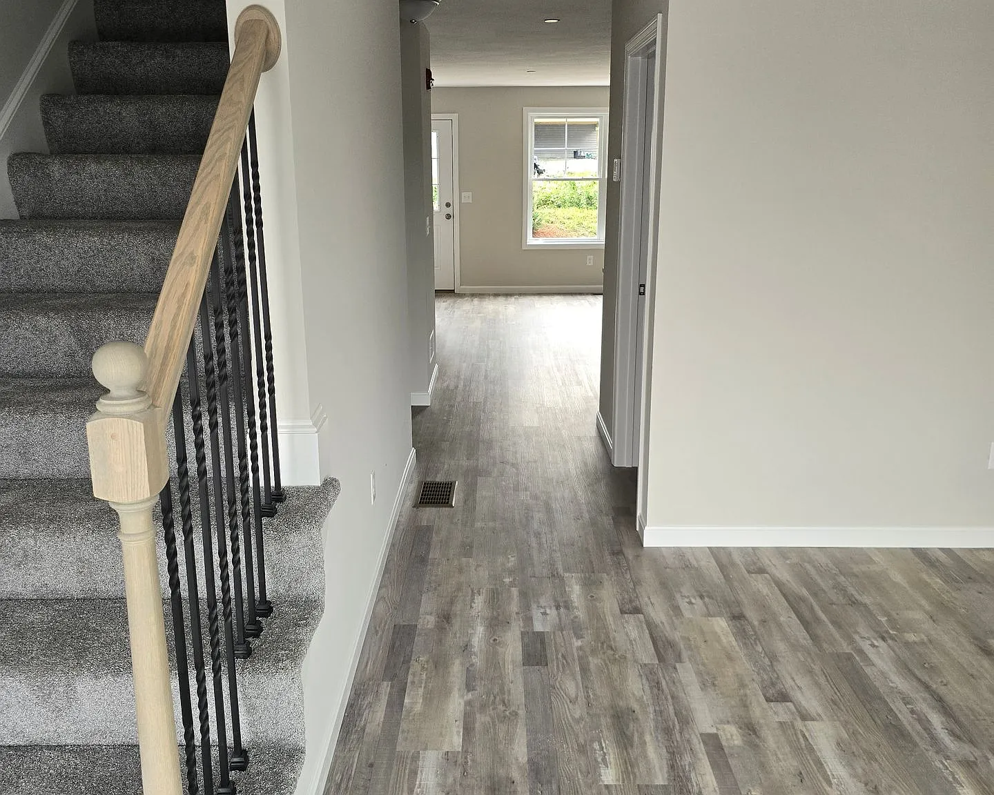 Megway Ct. (2-5) — Photo 1