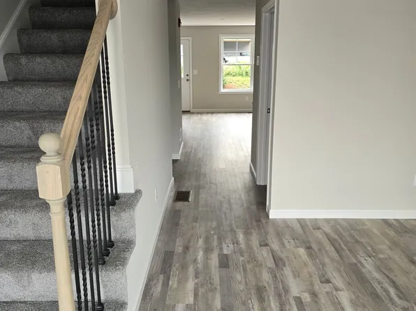 Megway Ct. (2-5), 2 Megway Ct #5G, Hooksett, NH 03106
