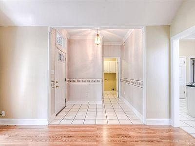 3rd image of 203 S Parkridge Dr