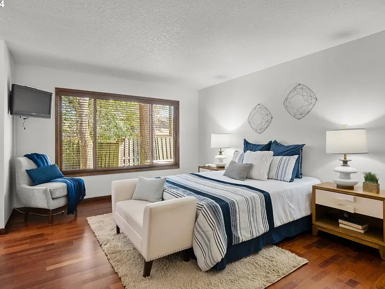 14525 SW Forest Dr — Photo 9