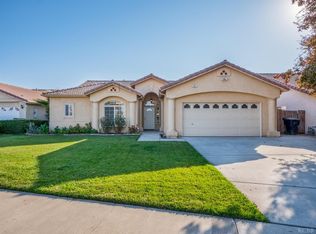 935 Meadow View Rd, Hanford, CA 93230