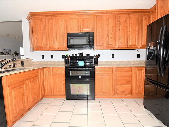 3rd image of 6709 Crossington Dr