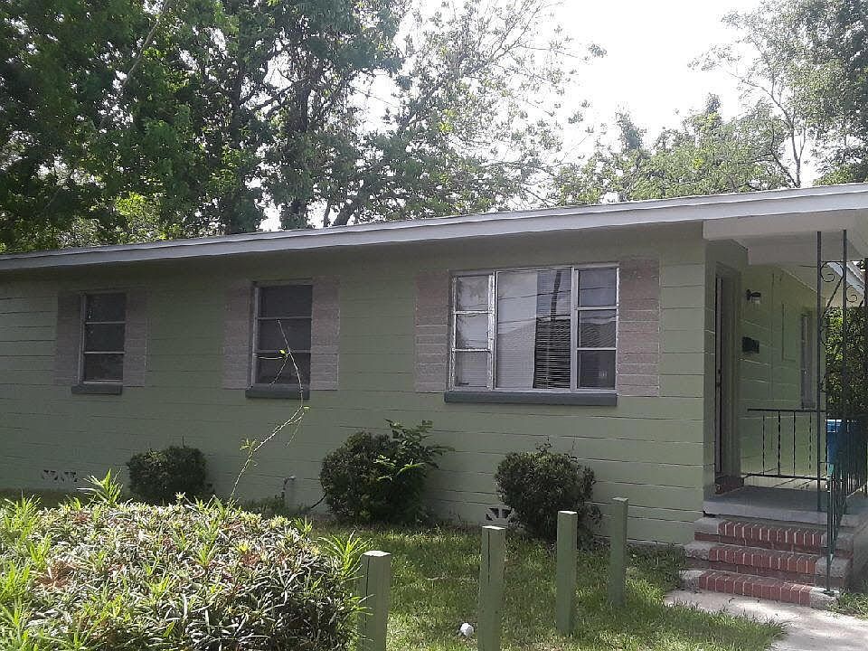 2nd image of 2825 W 45th St