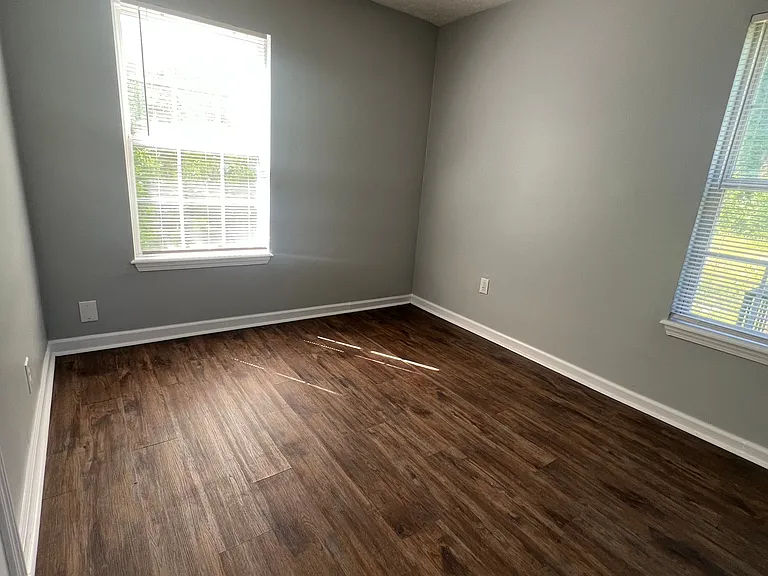 1731 Sonne Ave — Photo 5