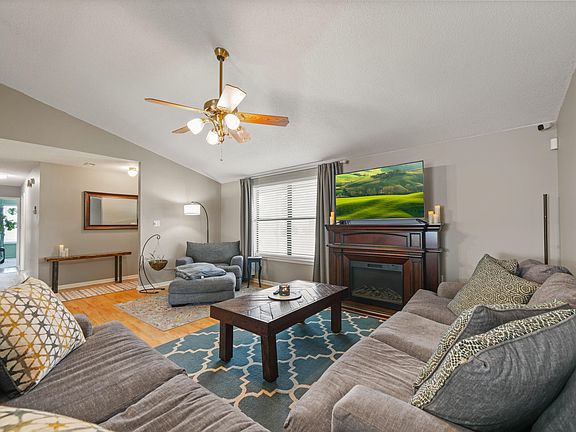 3rd image of 3014 Bob White Dr