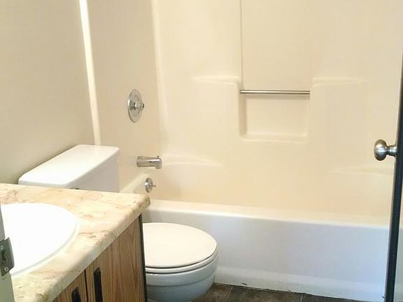 10C Bathroom_05172016