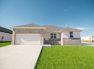 1371 E Macon St, Republic, MO 65738