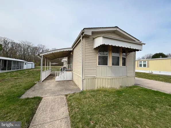 20 Spruce Dr, Sicklerville, NJ 08081