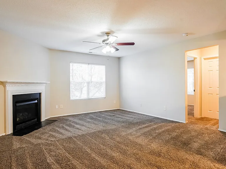 936 Mailwood Dr — Photo 5