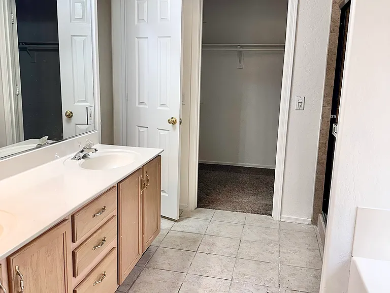 7124 N 77th Dr — Photo 15