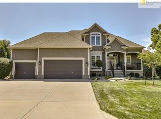 1236 SW Sunflower Dr, Lees Summit, MO 64081