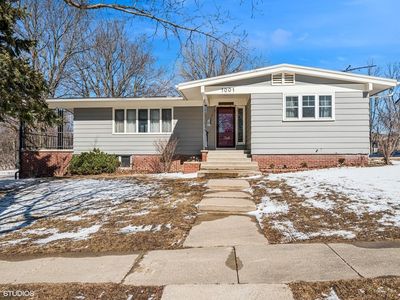 1001 3rd Ave NE, Waverly, IA, 50677