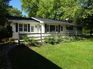 38W734 Glenview Dr, St Charles, IL 60175