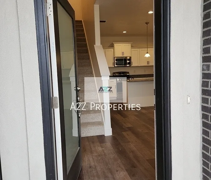 924 S 850 W — Photo 11