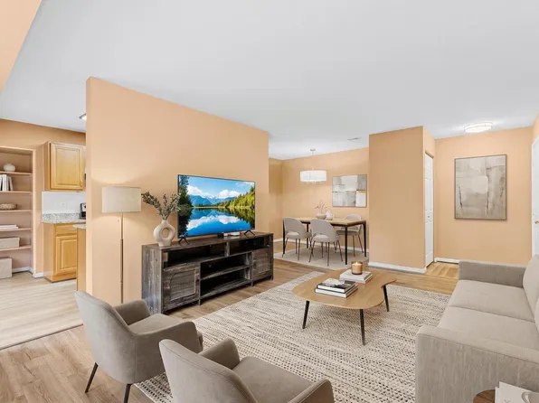 9560 Cannoneer Ct APT 201, Manassas, VA 20110