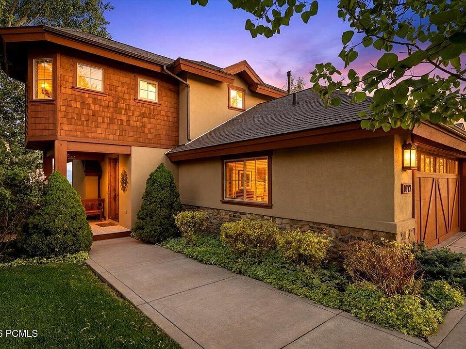 1st image of 1072 N Turnberry Ct