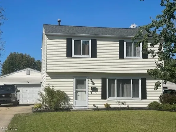 493 Myra Dr, Chardon, OH 44024