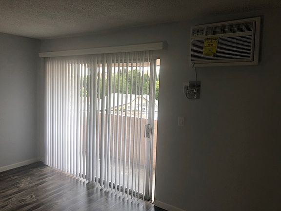 5th image of 3243 Portola Ave