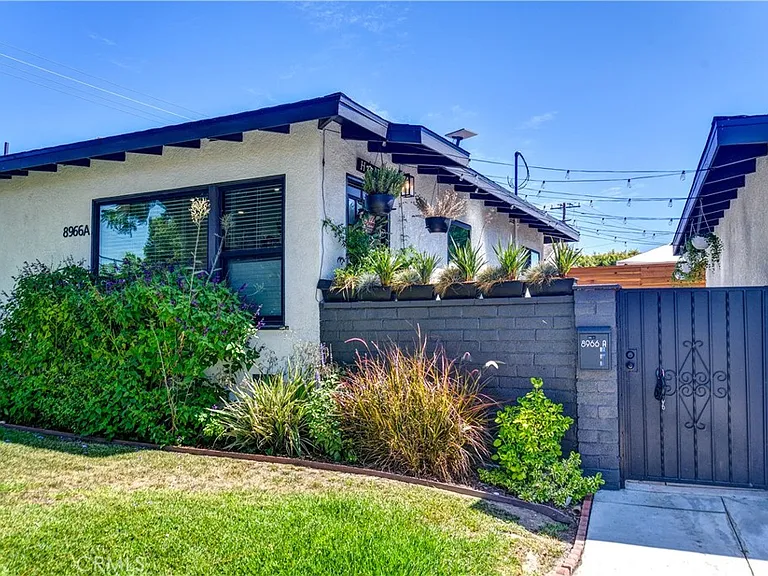 8966A Gunn Ave — Photo 1