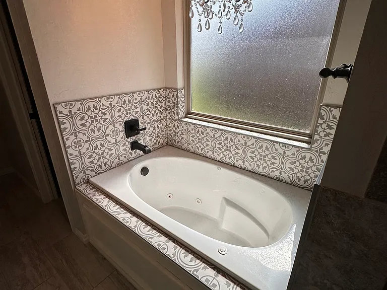 1723 Logans Way — Photo 8