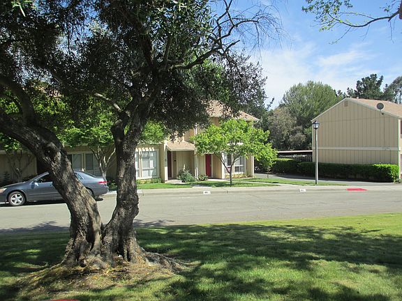 4th image of 44 Park Ln