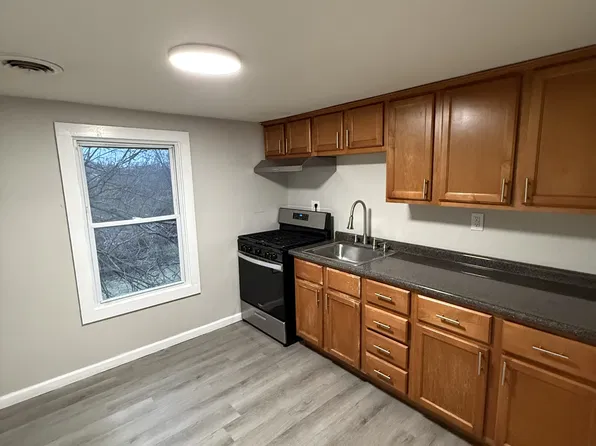 313 Veterans Memorial Pkwy, Wright City, MO