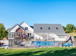 N42W33349 Glen View Ct, Nashotah, WI 53058