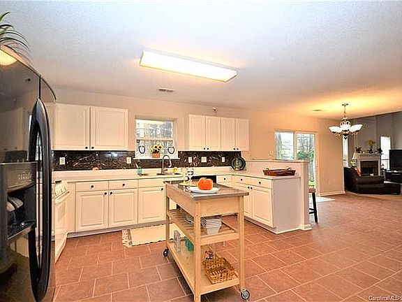 Large Kitchen 