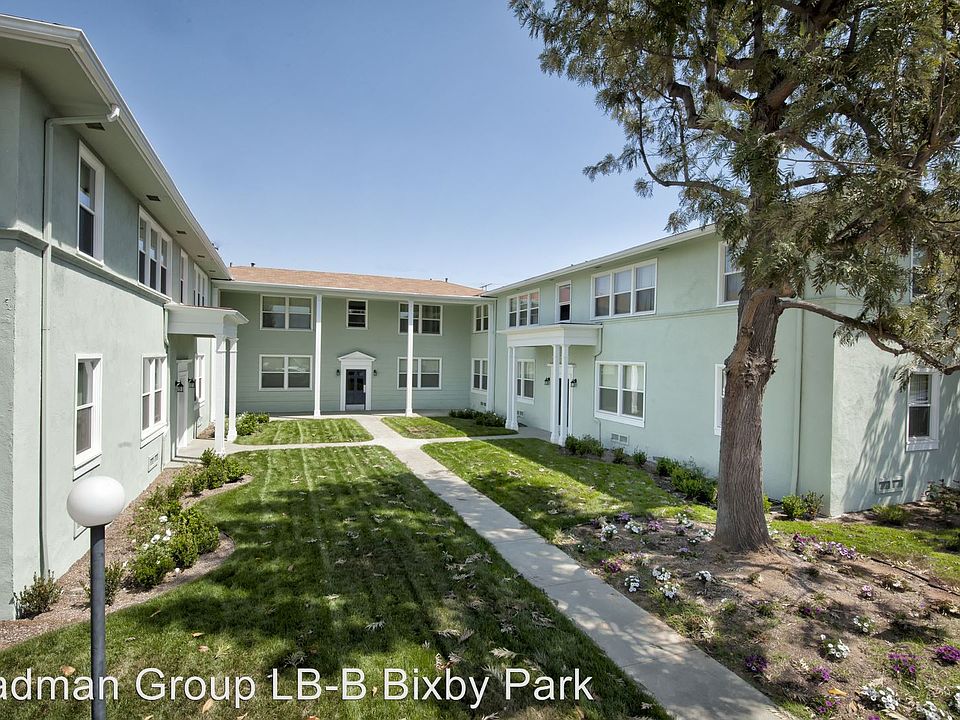 2nd image of 4444 Le Park Dr