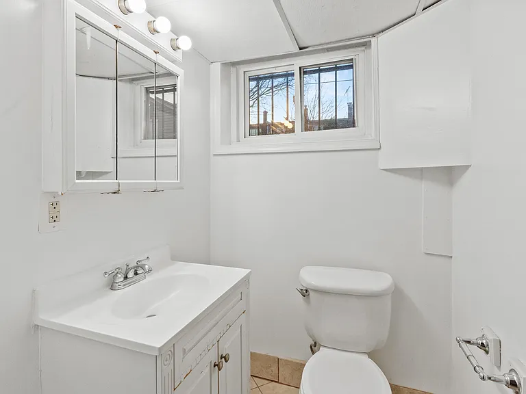 4112 18th Pl NE — Photo 34