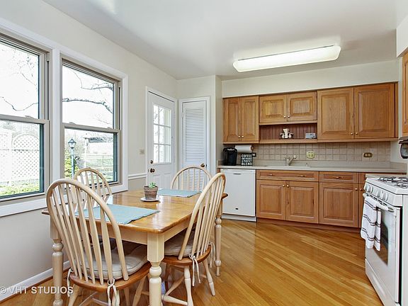 5th image of 2608 N Stuart Dr