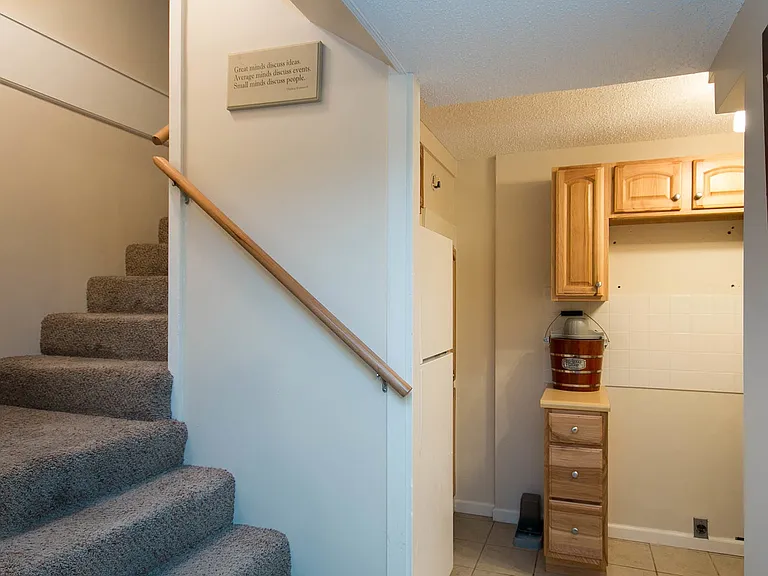 430 Vattier St — Photo 11