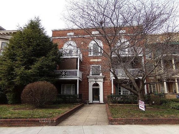 3rd image of 608 N Boulevard