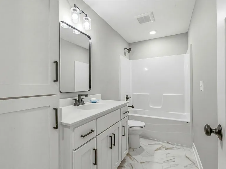 15939 Shadyview Ln N — Photo 29