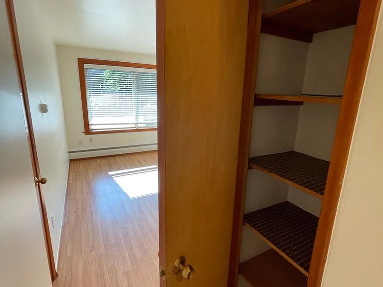 1304 E Harrison St — Photo 13