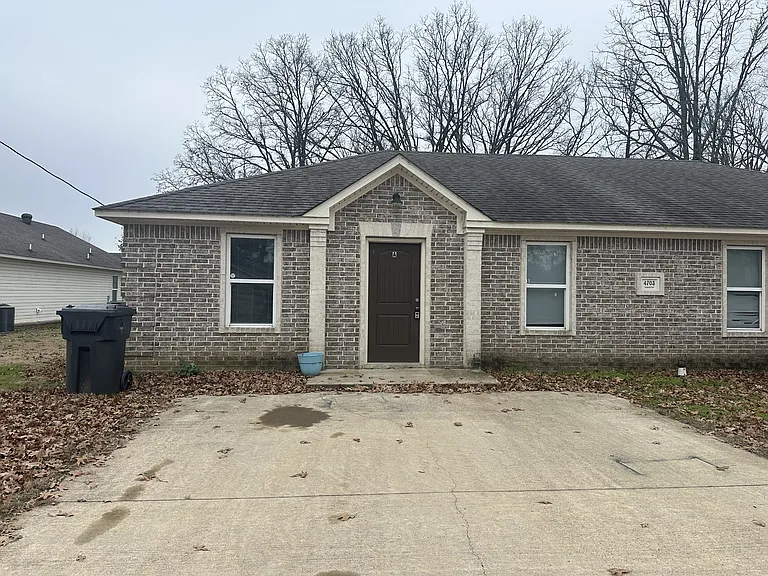4703 Samantha Ave — Photo 8