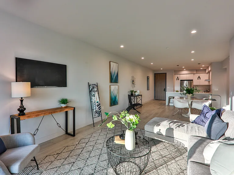 900 N Wilcox Ave #105 — Photo 6