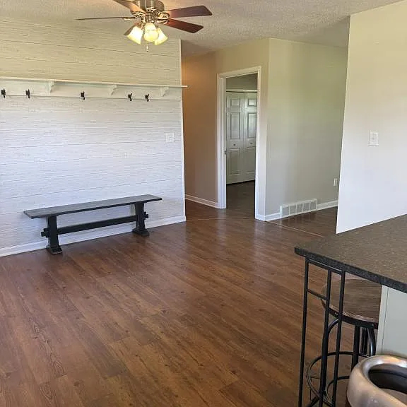 589 Thomas Rd — Photo 6
