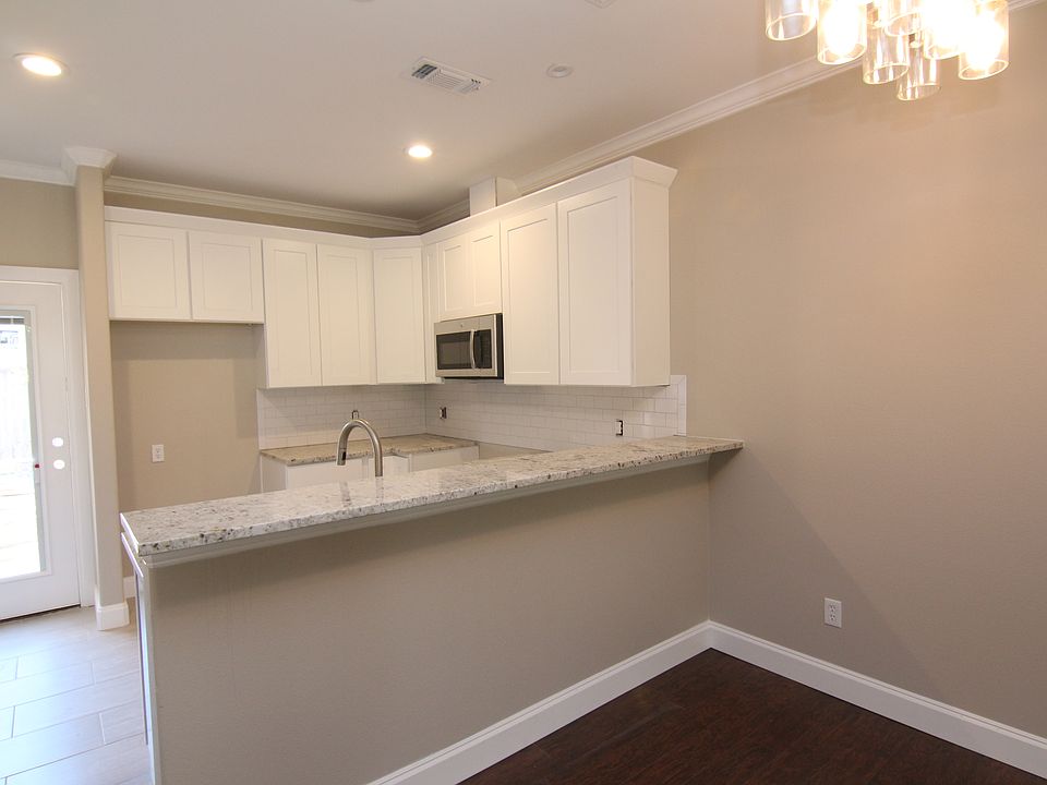 1st image of 5225 Park Dr