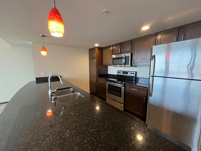 Galaxie High Rise Apartments — Photo 185