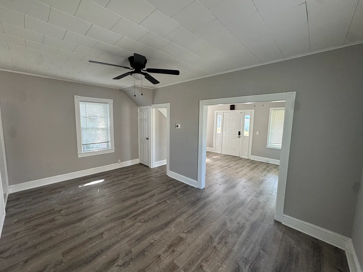 3 bed, 1326 sqft, $3,500 — Photo 2