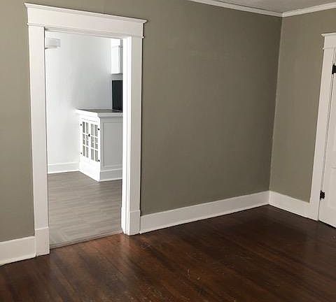 4th image of 410 E 6th St