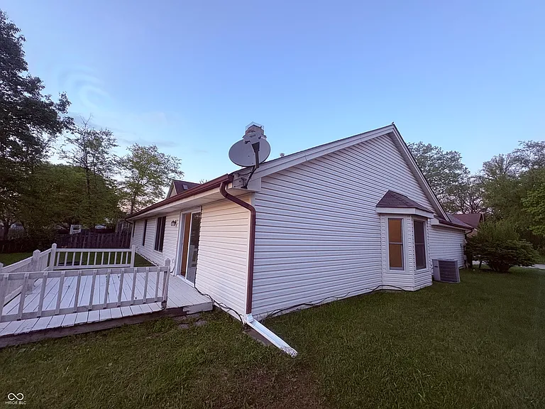 7630 Lippincott Way — Photo 17