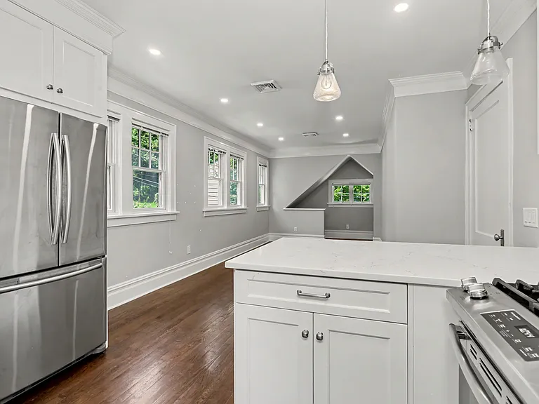 82 Douglas Rd #B — Photo 6