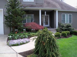 226 Quiet Oak St, Beaver, WV 25813