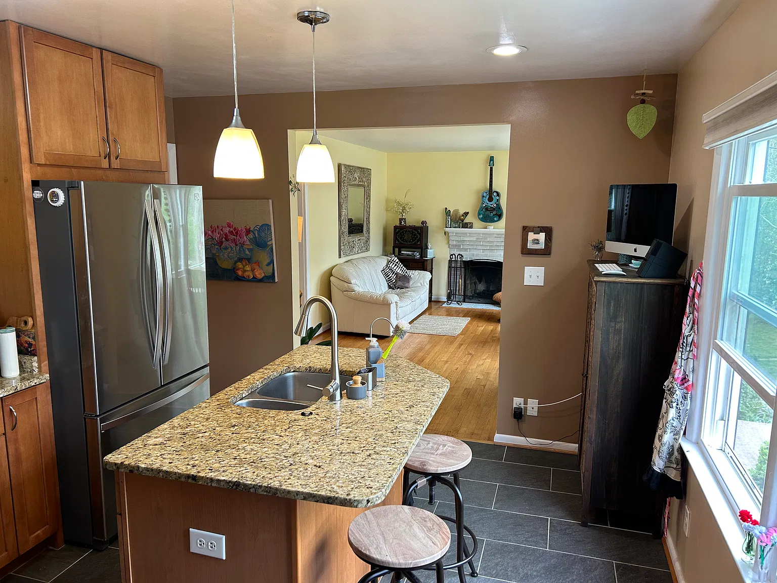3 bed, 1800 sqft, $2,400 — Photo 3