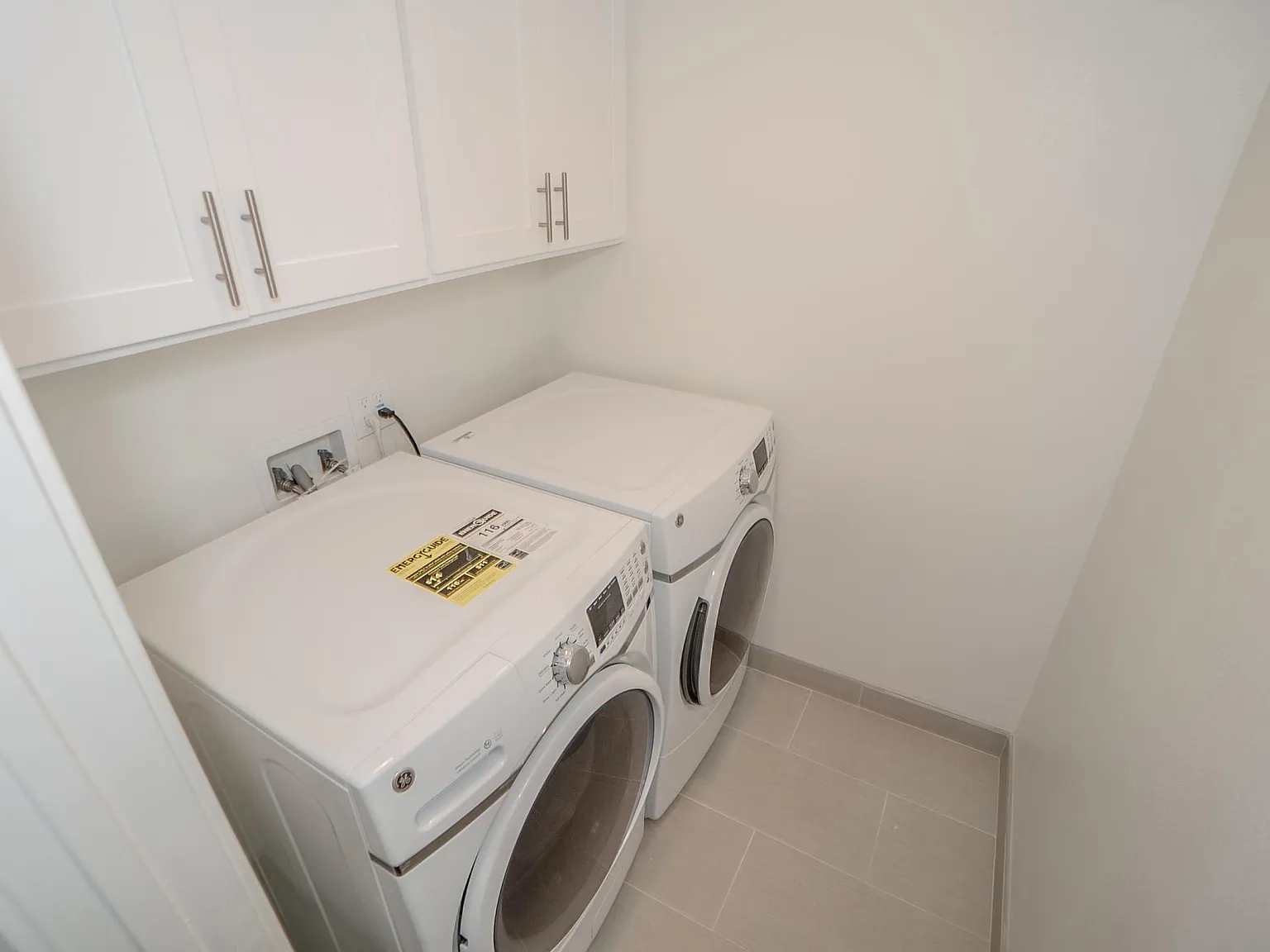 2631 S La Salle Ave — Photo 4