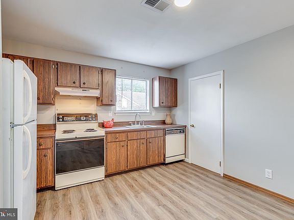 5th image of 1475-1475 Mount Holly Rd #G3