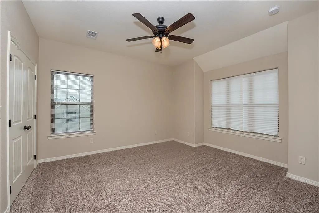 1613 Park Pl — Photo 2